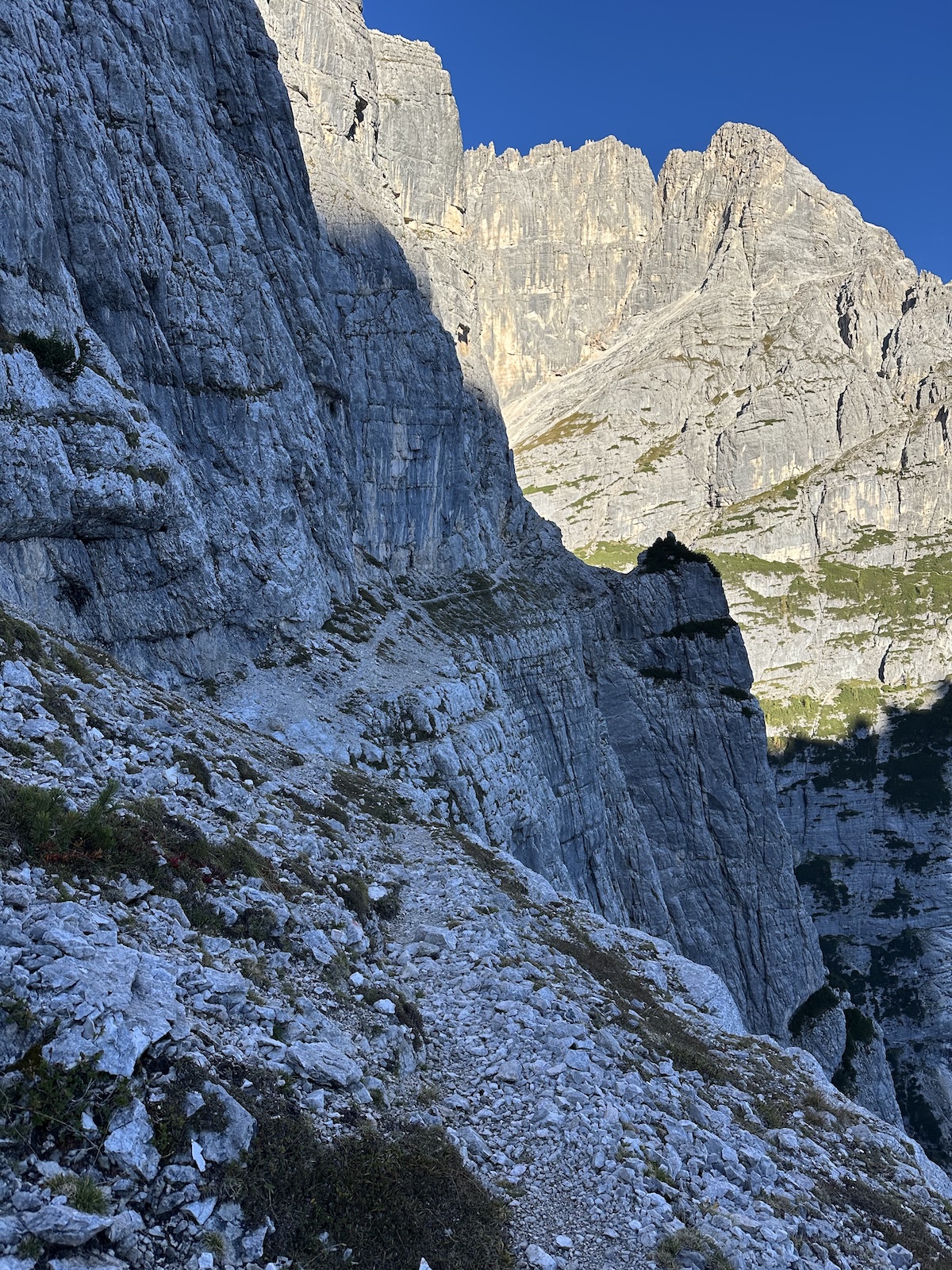 Stepping onto Cengia del Doge.
